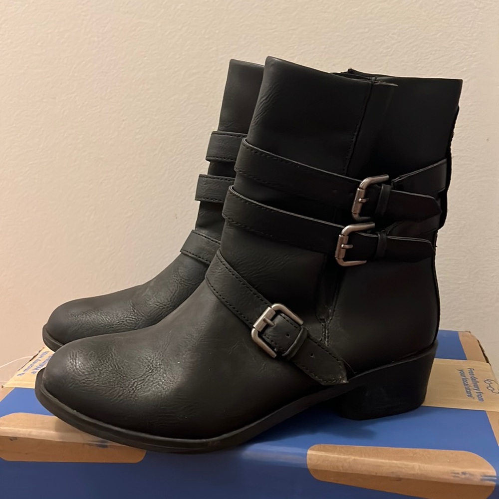 A.N.A black short boots size 7.5